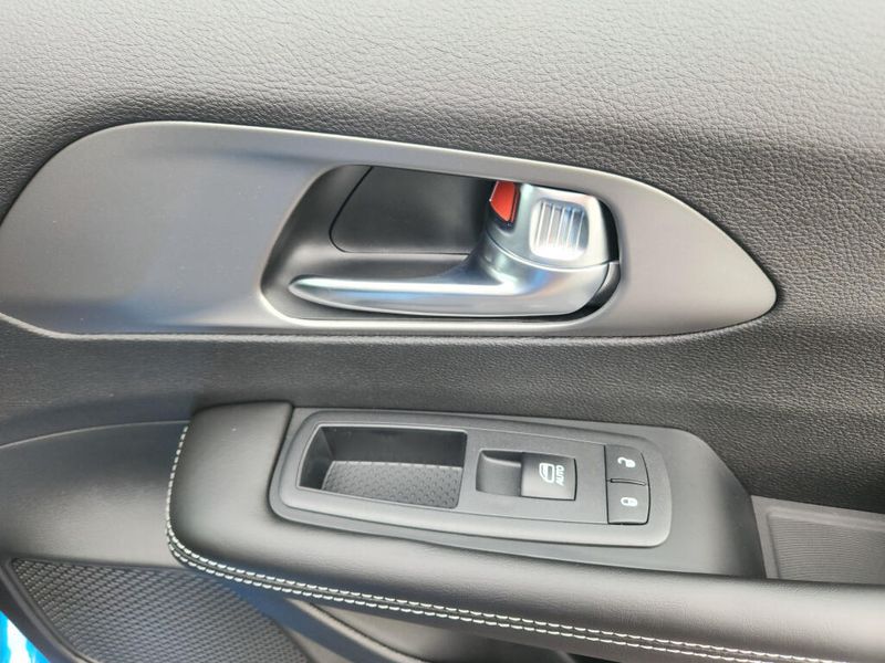 New 2027 Chrysler Pacifica Select