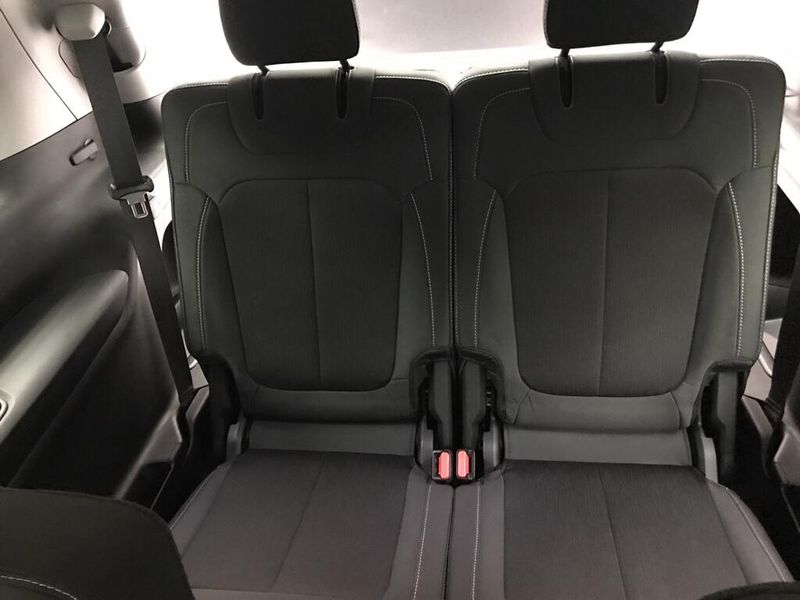 Used 2023 Jeep Grand Cherokee L LaredoImage 15