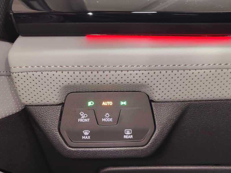 Used 2024 Volkswagen Atlas AWD Peak Edition SEL w/Sunroof/NavImage 32