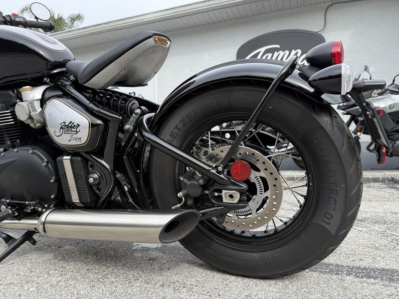 2025 Triumph Bonneville Bobber