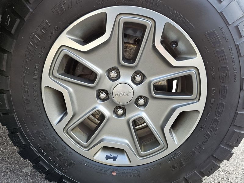 Used 2016 Jeep Wrangler JK RubiconImage 10