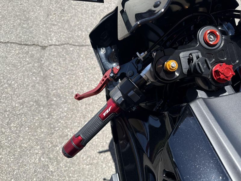 Used 2024 Yamaha YZF-R7 Image 17