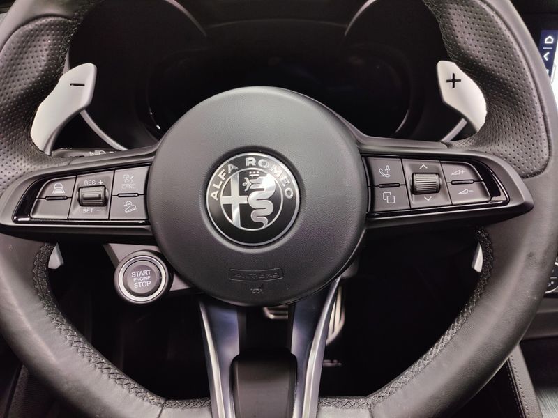 Used 2024 Alfa Romeo Stelvio Q4 AWD w/Sunroof/NavImage 31