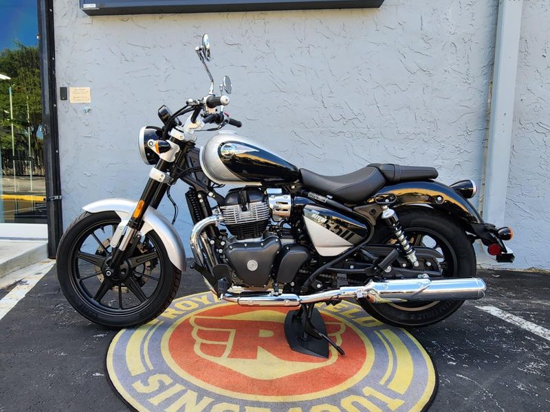 New 2024 Royal Enfield SUPER METEOR Image 5