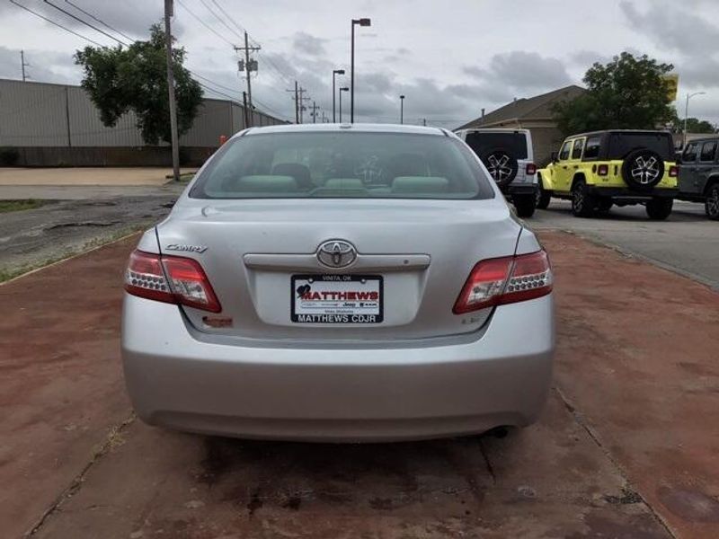 2011 Toyota Camry LEImage 4