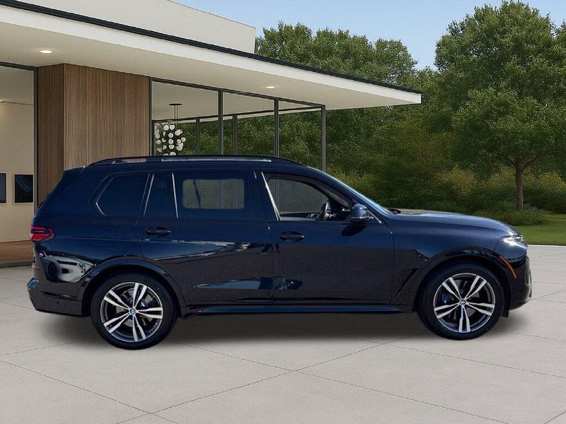 Used 2024 BMW X7 xDrive40iImage 7