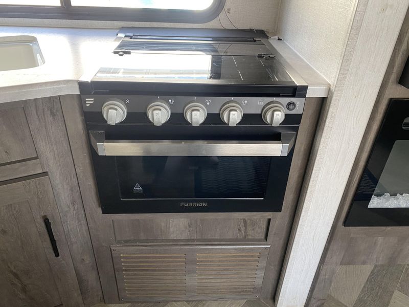 Used 2021 FOREST RIVER WILDWOOD 22RBS Image 11