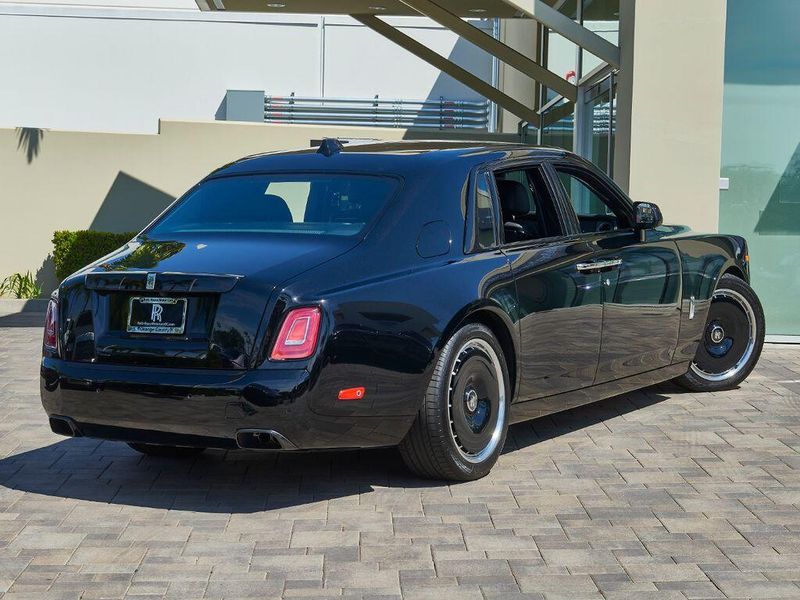 New 2026 Rolls-Royce Phantom Image 2