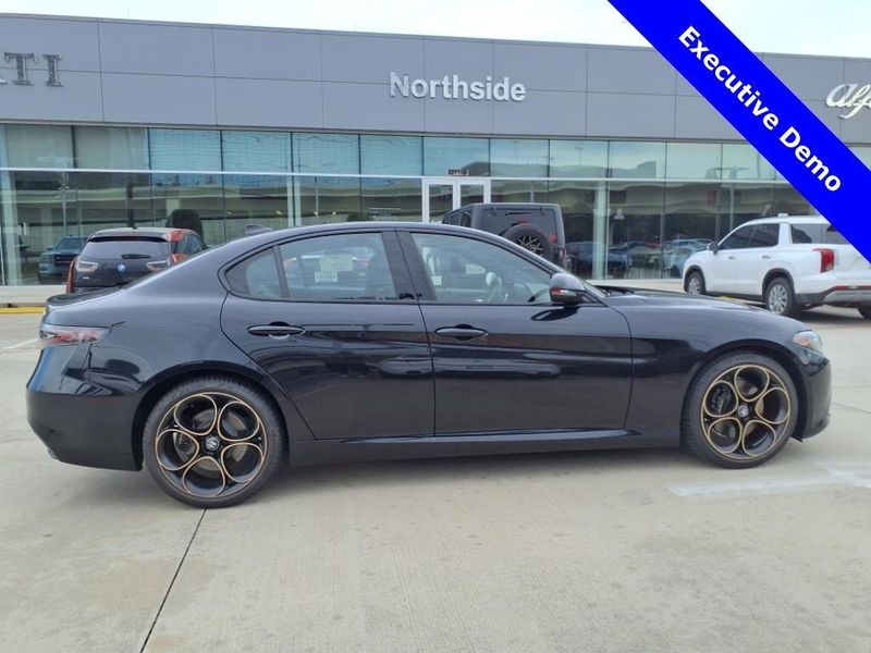 New 2025 Alfa Romeo Giulia Intensa RwdImage 5