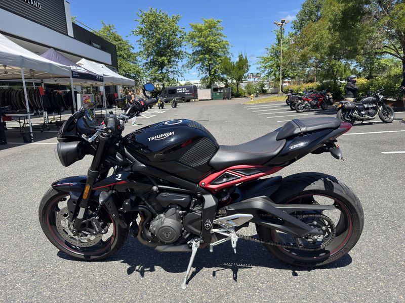 2019 Triumph Street Triple R LRH - JET BLACK 
