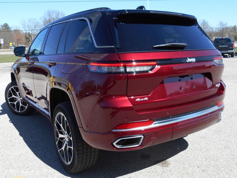 2025 Jeep Grand Cherokee Summit Reserve 4x4Image 3