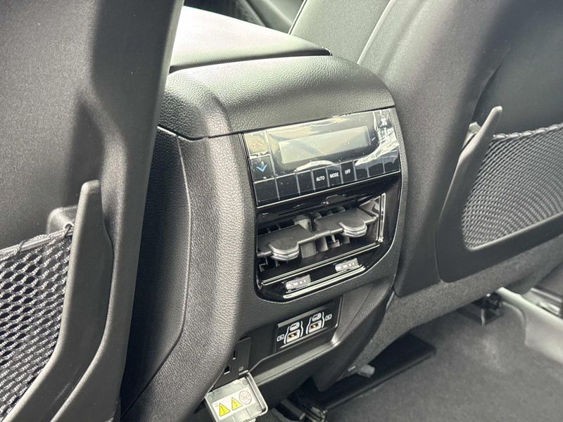 New 2026 Jeep Grand Cherokee L Laredo X 4x2