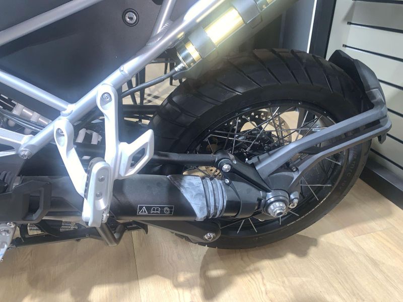 2023 Triumph TIGER 1200 RALLY PRO  in a SNOWDONIA WHITE exterior color. Del Amo Motorsports of Long Beach (562) 362-3160 delamomotorsports.com 