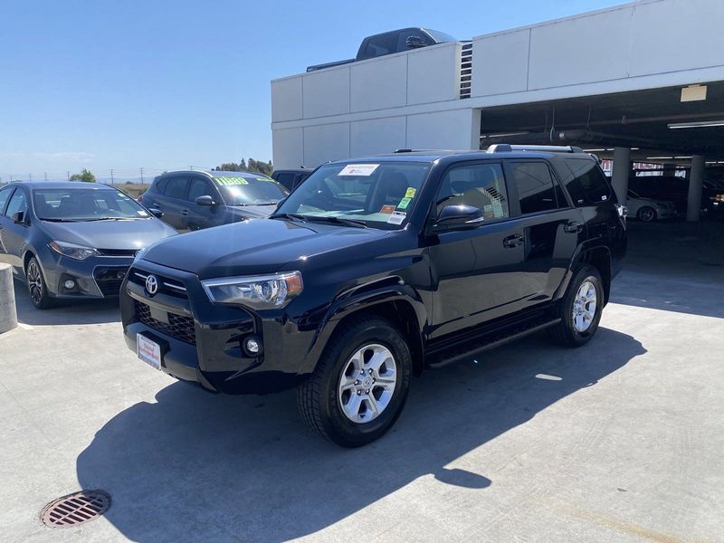 2023 Toyota 4Runner SR5 PremiumImage 8