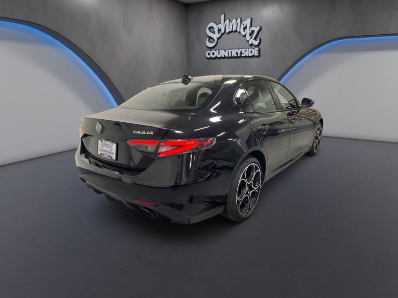 New 2026 Alfa Romeo Giulia AwdImage 9