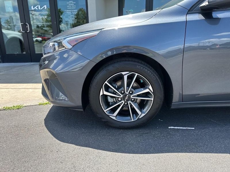 Used 2022 Kia Forte LXSImage 11