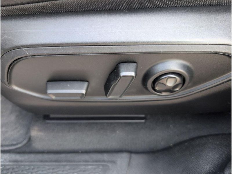 Used 2023 Jeep Grand Cherokee LimitedImage 11