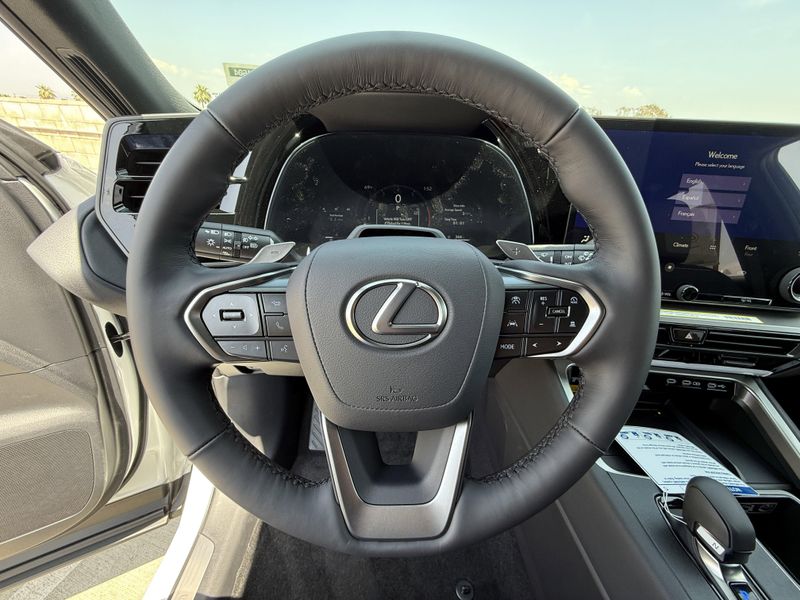 2025 Lexus TX Image 21