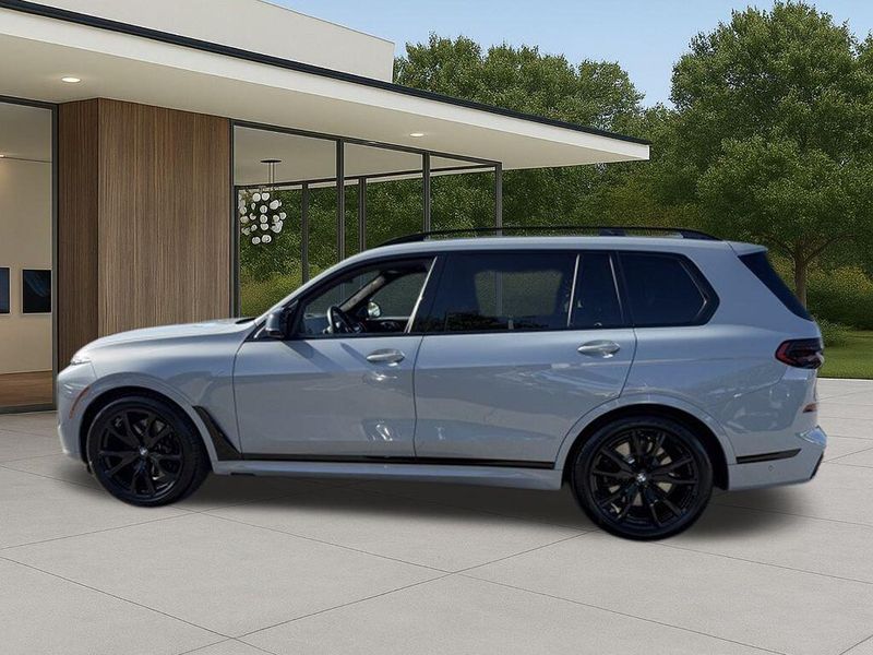 Used 2025 BMW X7 M60iImage 13