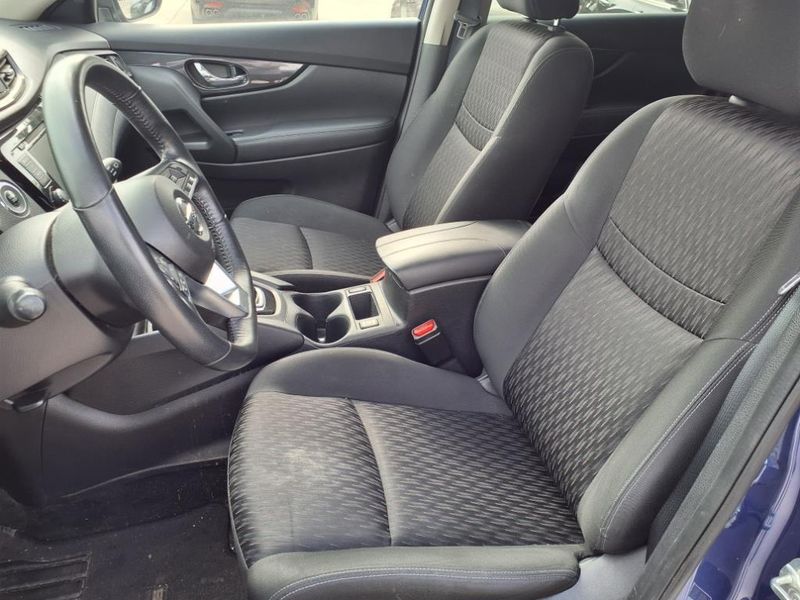 2018 Nissan Rogue SVImage 8