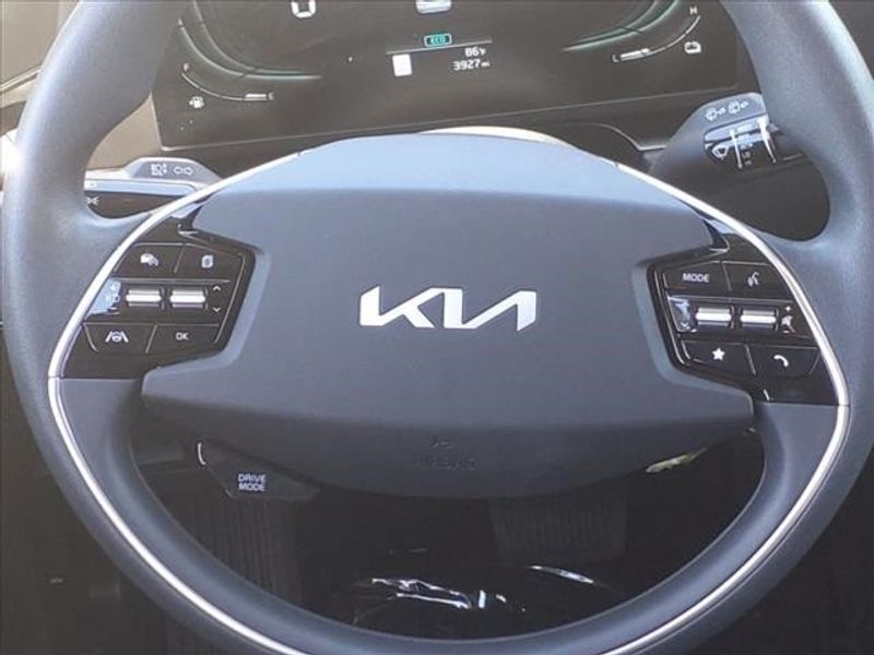 2024 Kia Niro LXImage 6