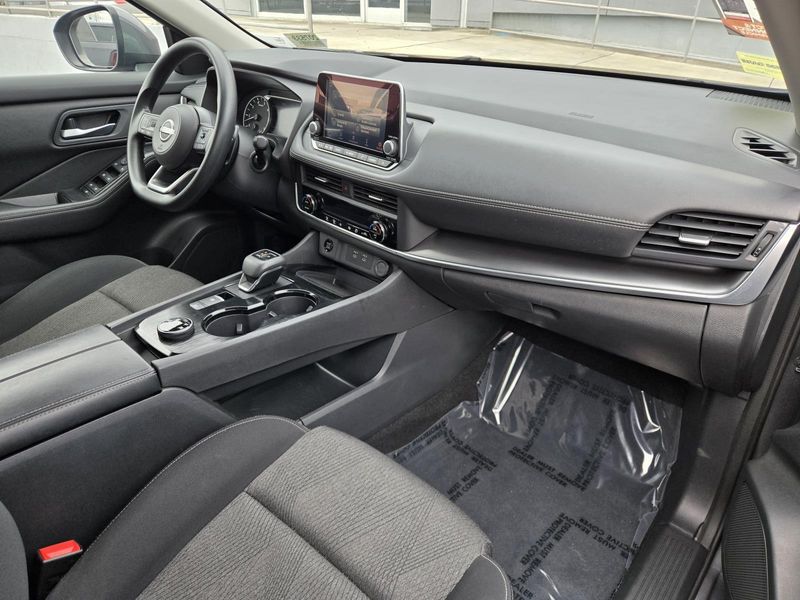 Used 2024 Nissan Rogue AWD SV