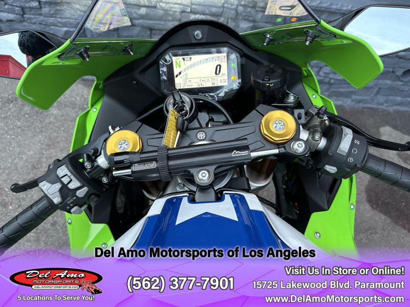 2024 Kawasaki ZX1002LRFBL-GN2  in a LIME GREEN/PEARL CRYSTAL WHITE/BLUE exterior color. Del Amo Motorsports of Los Angeles (562) 262-9181 delamomotorsports.com 