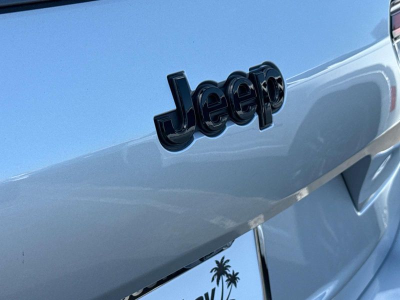 New 2026 Jeep Grand Cherokee L Limited Reserve 4x4