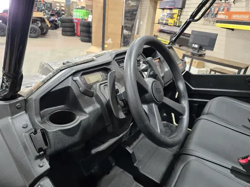 2025 Honda PIONEER 10006 CREW DELUXE Image 19