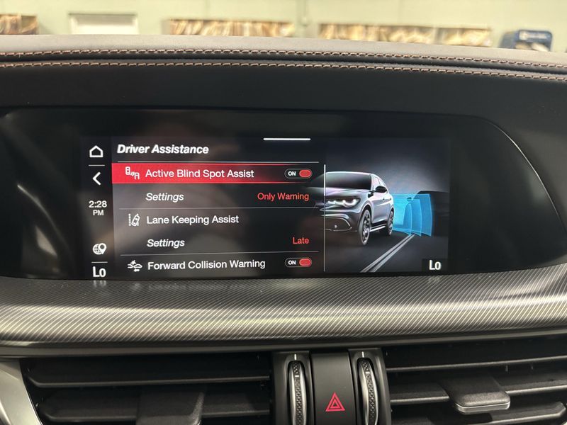 New 2025 Alfa Romeo Stelvio Intensa AwdImage 17