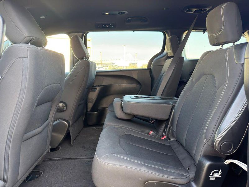 Used 2019 Chrysler Pacifica Touring PlusImage 15