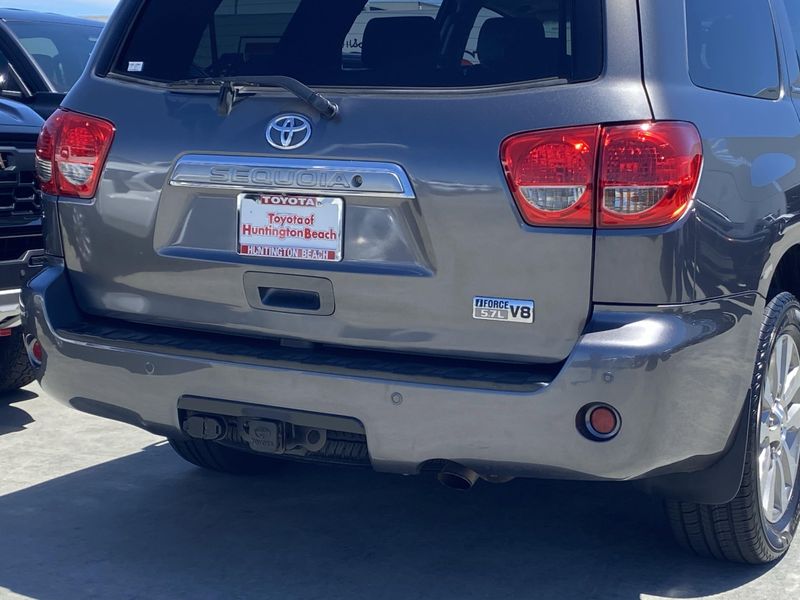 Used 2011 Toyota Sequoia LtdImage 4