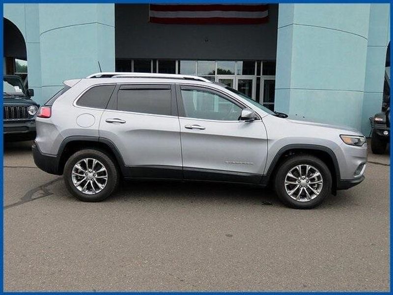 2021 Jeep Cherokee Latitude LuxImage 2