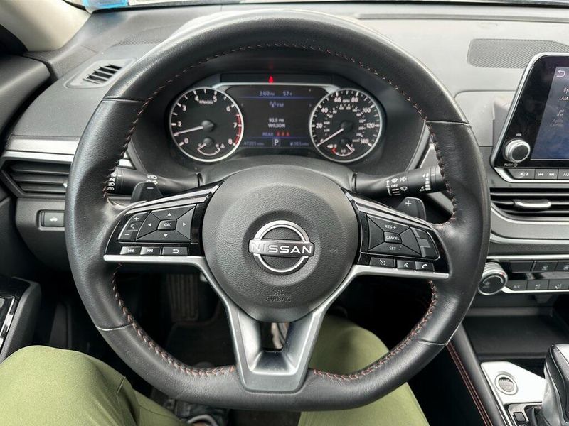 2023 Nissan Altima 2.5 SRImage 2