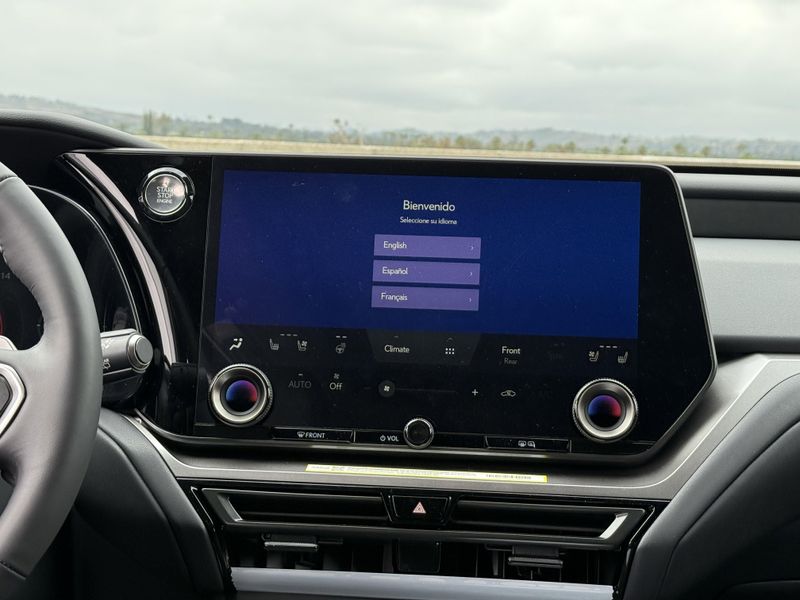 2025 Lexus TX Image 25