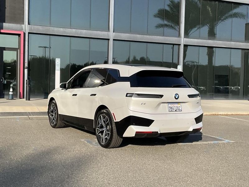 2025 BMW iX xDrive50Image 8