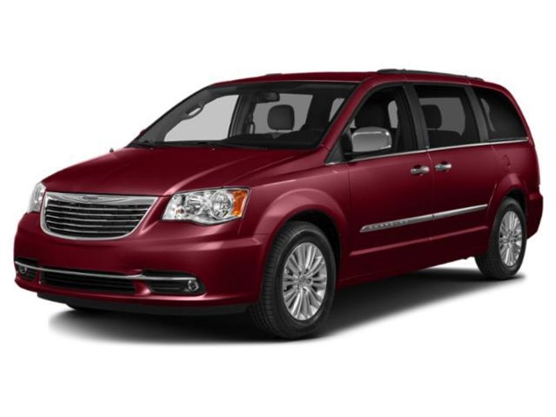 Used 2015 Chrysler Town & Country Image 1