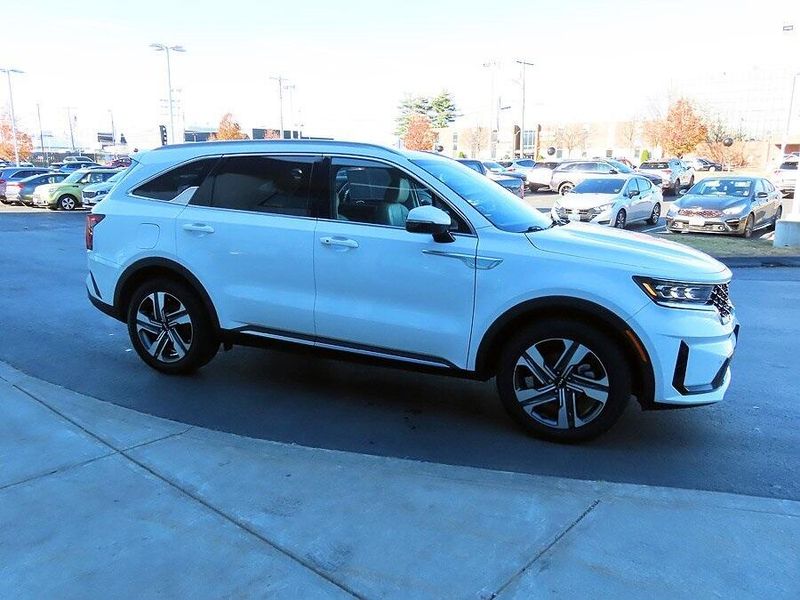 2022 Kia Sorento Plug-In Hybrid SXImage 3