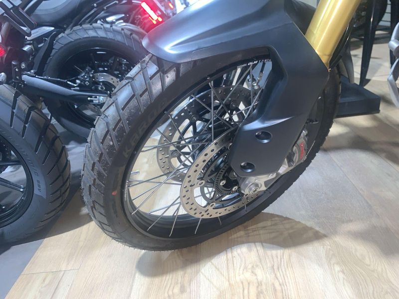 2023 Triumph TIGER 1200 RALLY PRO  in a SNOWDONIA WHITE exterior color. Del Amo Motorsports of Long Beach (562) 362-3160 delamomotorsports.com 