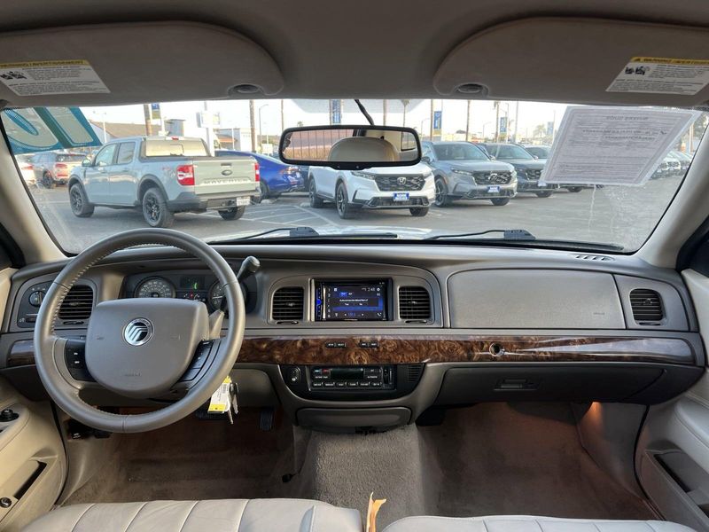 2010 Mercury Grand Marquis LSImage 17