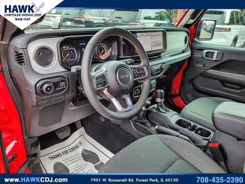 2024 Jeep Wrangler Sahara photo 8