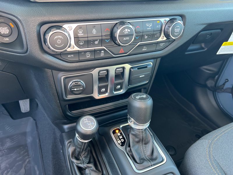 New 2026 Jeep Wrangler 2-door Sport SImage 35