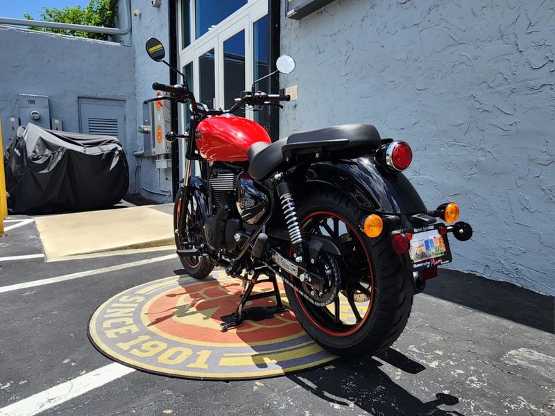 New 2024 Royal Enfield METEOR 350 Image 7