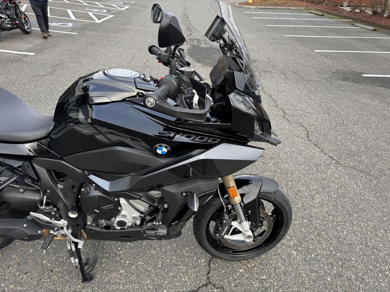 2022 BMW S 1000 XR - TRIPLE BLACK - BLACK STORM METALLIC 