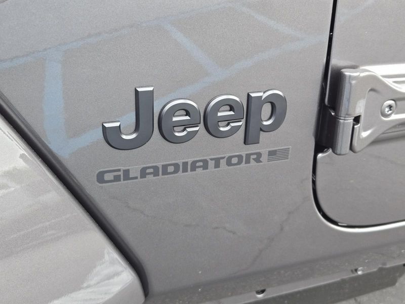 New 2026 Jeep Gladiator Sport S 4x4