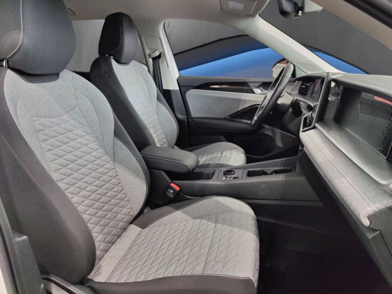 Used 2025 Volkswagen Tiguan S 4-Motion AWDImage 4