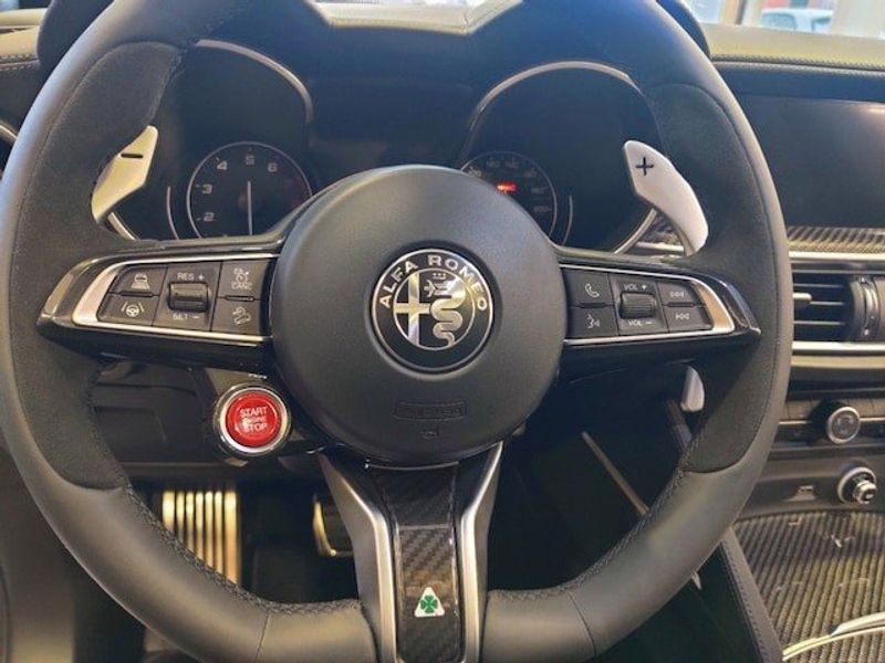 2023 Alfa Romeo Stelvio Quadrifoglio AwdImage 17