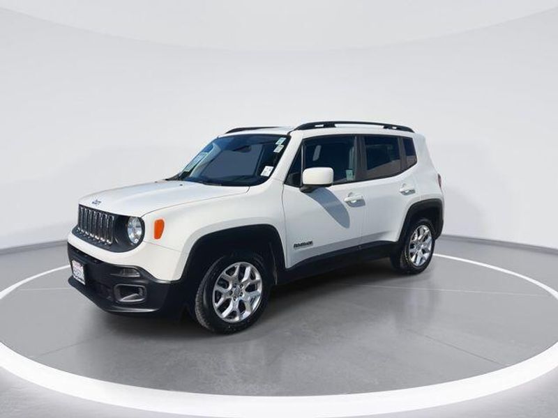 Used 2018 Jeep Renegade LatitudeImage 4