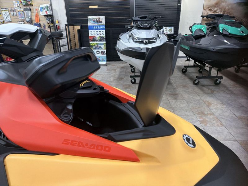 New 2026 Sea-Doo SPARK FOR 3 90 CONVENIENCE PACKAGE (SOUND SYSTEM) Image 26