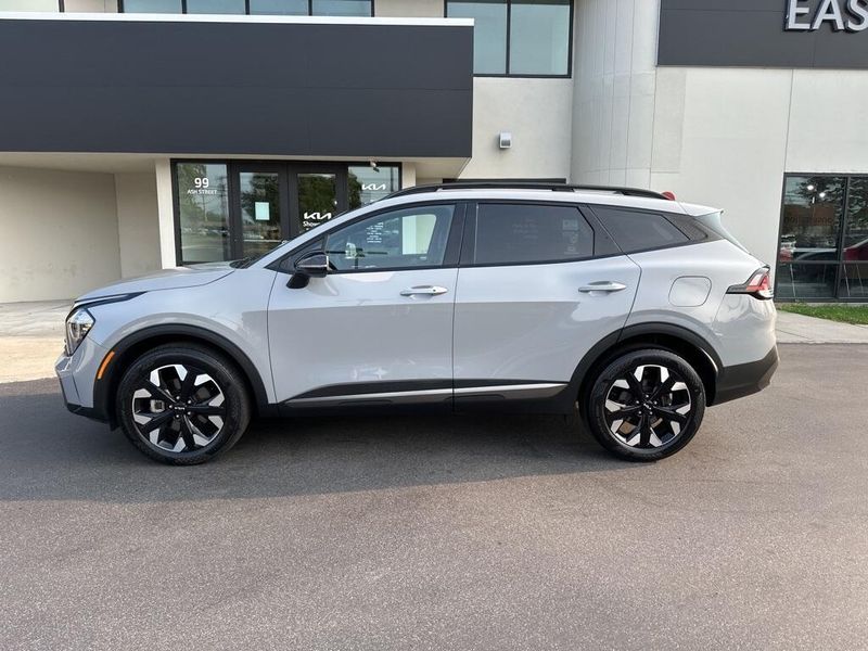 2023 Kia Sportage X-Line photo 2